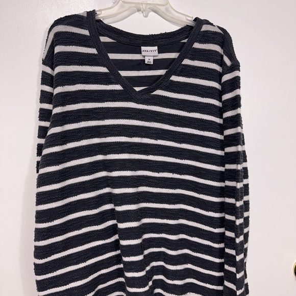 Ava & Viv Tops - Woman’s long sleeve, V-neck shirt